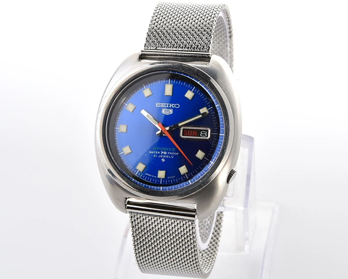 Vintage Seiko 5 Sports – Blue Sunburst Day-Date Automatic from April 1969