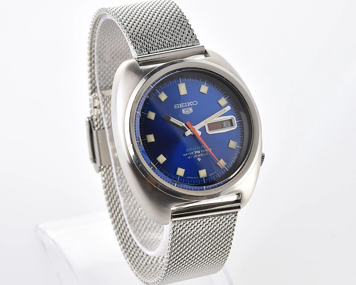 Vintage Seiko 5 Sports – Blue Sunburst Day-Date Automatic from April 1969