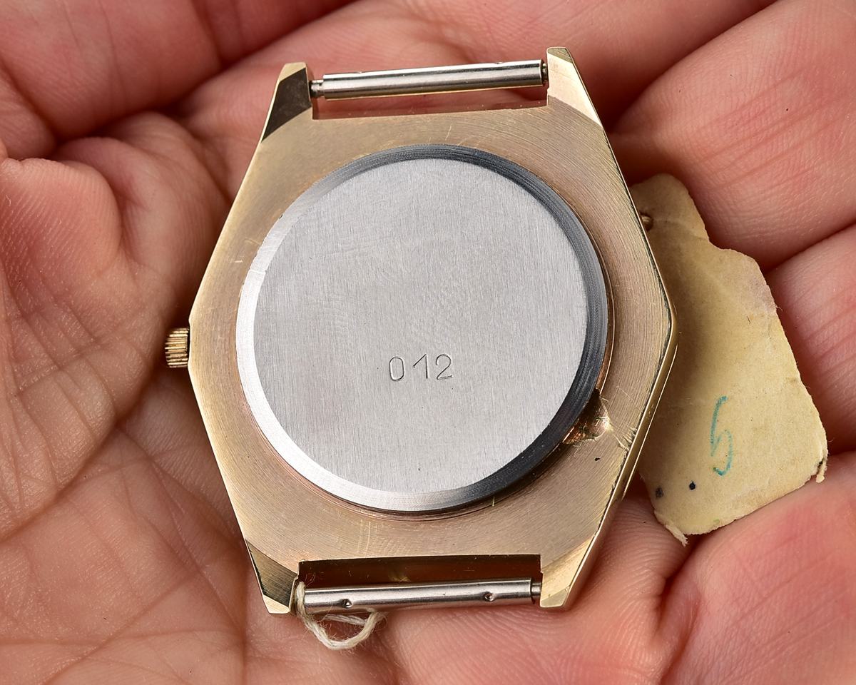TIME CAPSULE: Automatic soviet SLAVA with quartz movement – New Old Stock (NOS)!