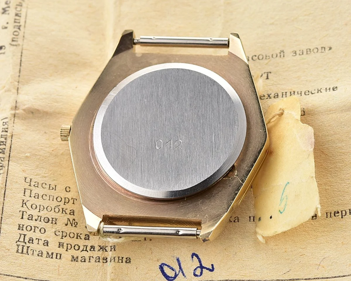 TIME CAPSULE: Soviet Slava with quartz movement – New Old Stock (NOS)!