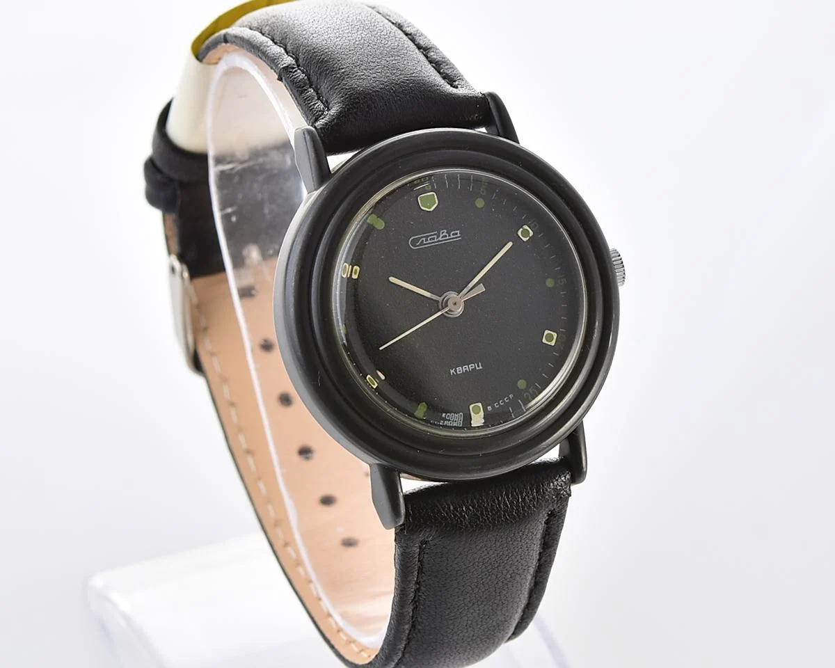 Excellent soviet SLAVA vintage wristwatch with quartz movement