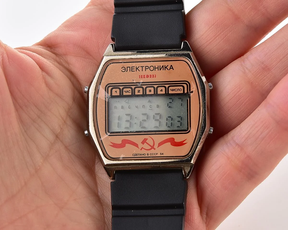 Vintage Soviet USSR digital watch Electronika-54 - 4 alarms - with hammer & sickle!