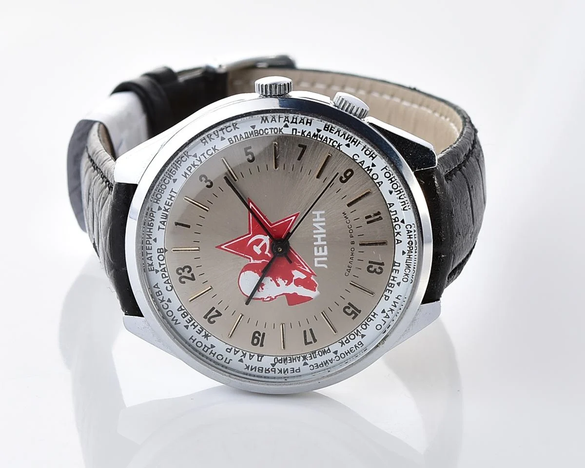 Excellent Raketa World Traveler (Goroda) wristwatch with 24 hours 2623.H mechanical movement - with Lenin!