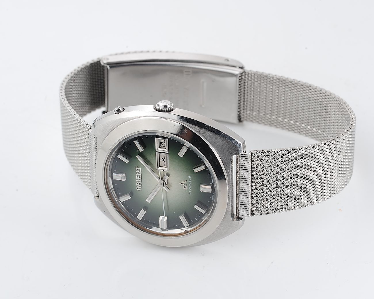 Vintage Orient Chronoace – Green Sunburst Day-Date Automatic from the Early 1970s