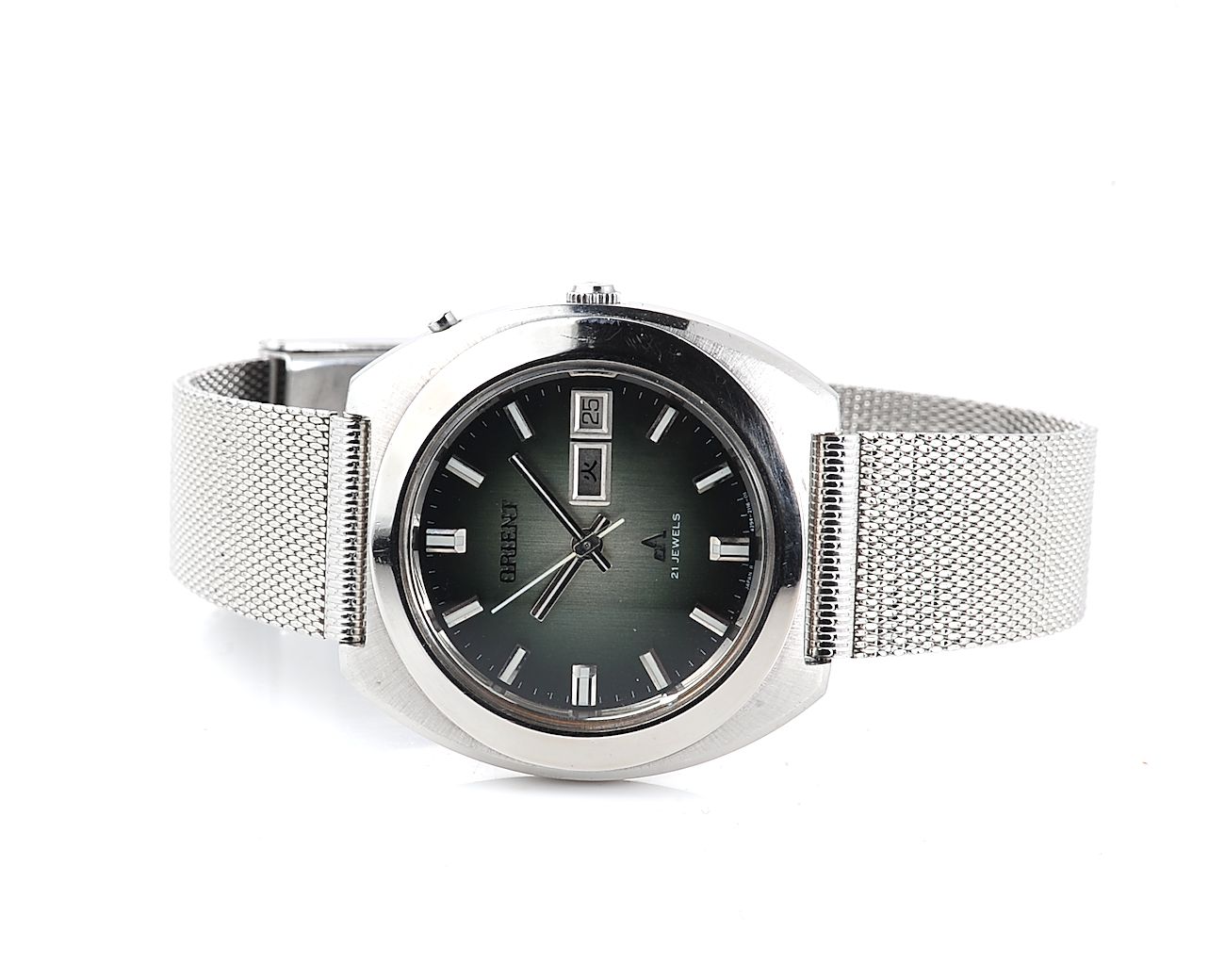 Vintage Orient Chronoace – Green Sunburst Day-Date Automatic from the Early 1970s