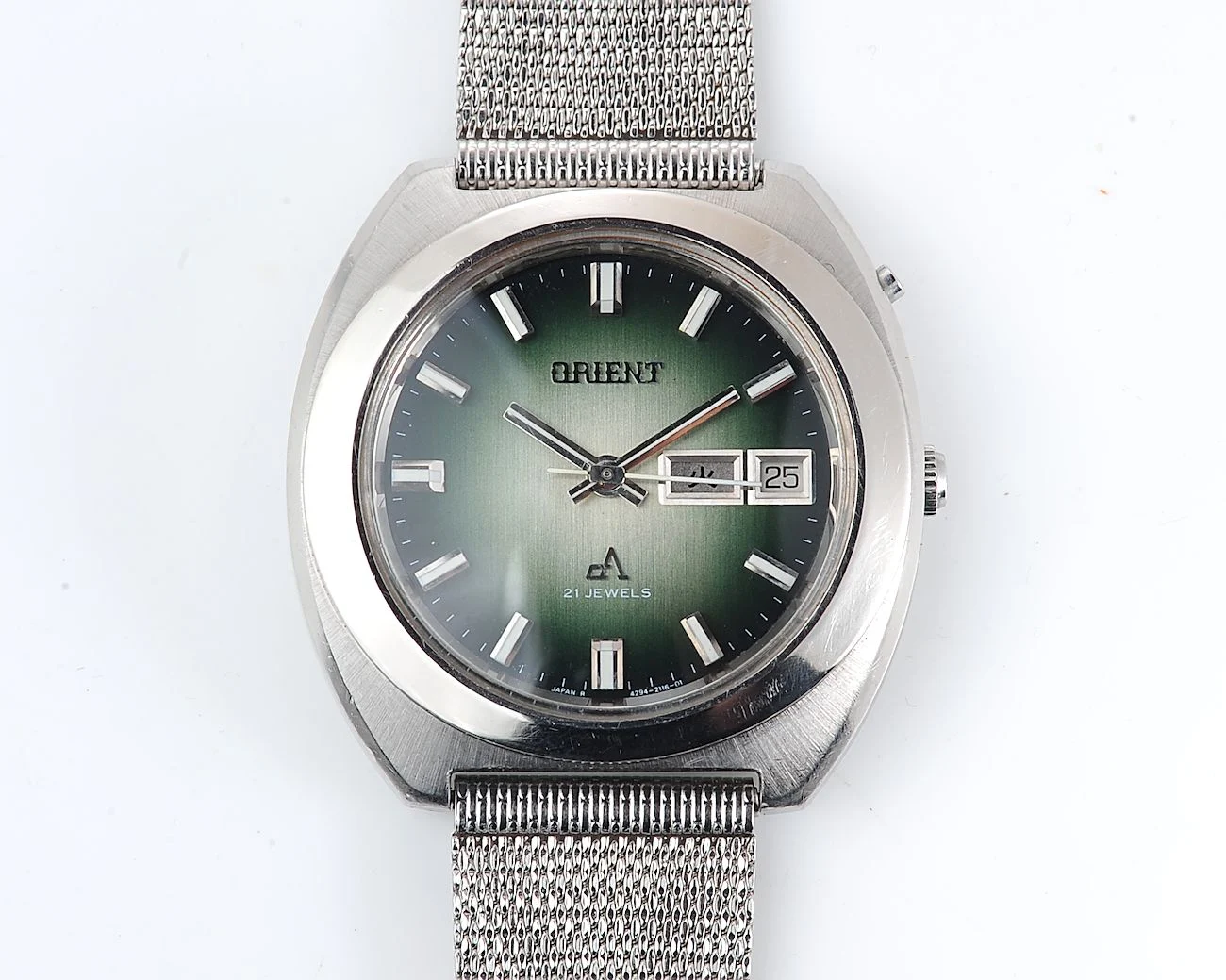Vintage Orient Chronoace – Green Sunburst Day-Date Automatic from the Early 1970s