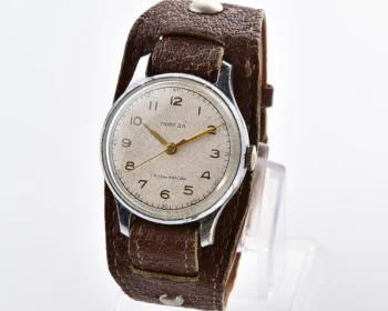 Vintage Soviet Pobeda watch with central second hand, 1MChZ factory, the 2nd quarter of 1955