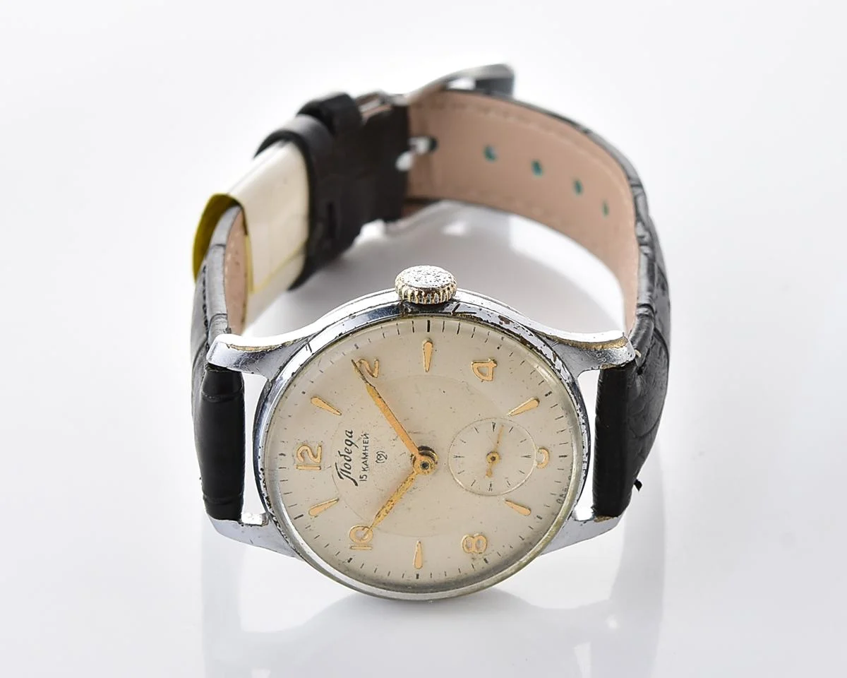 Vintage soviet mechanical Pobeda watch, 2MChZ, the 3rd quarter of 1956