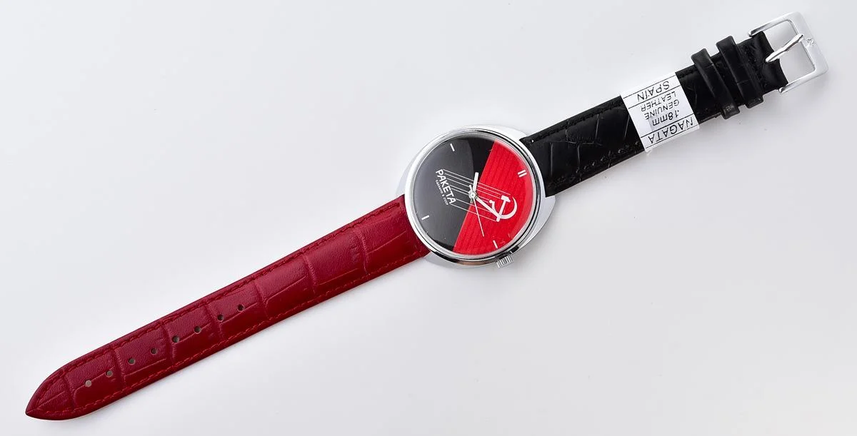 Black & Red vintage mechanical Raketa watch