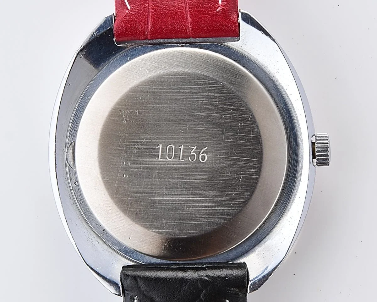 Black & Red vintage mechanical Raketa watch