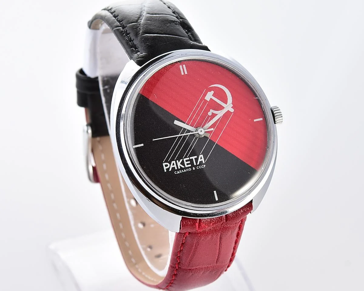 Black & Red vintage mechanical Raketa watch