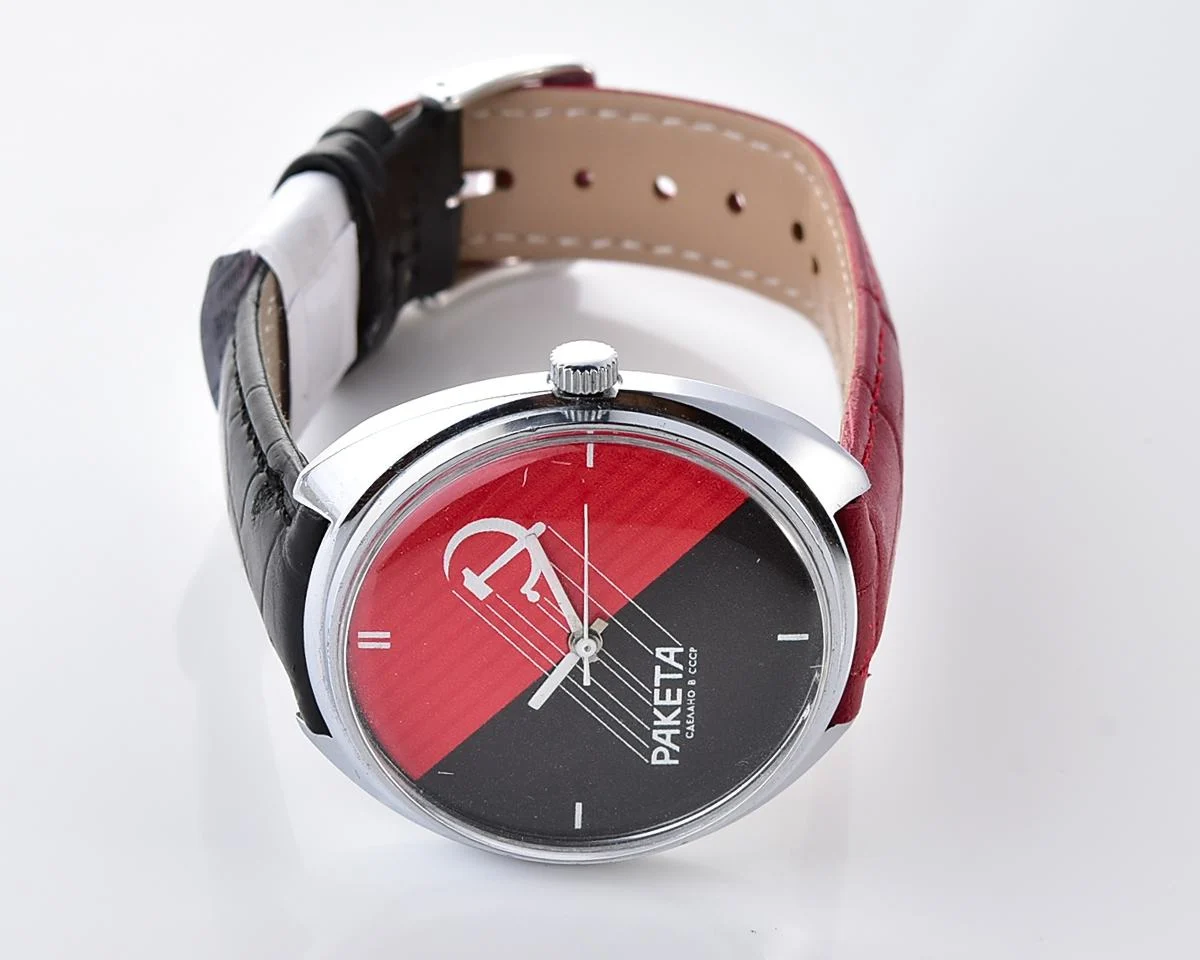 Black & Red vintage mechanical Raketa watch