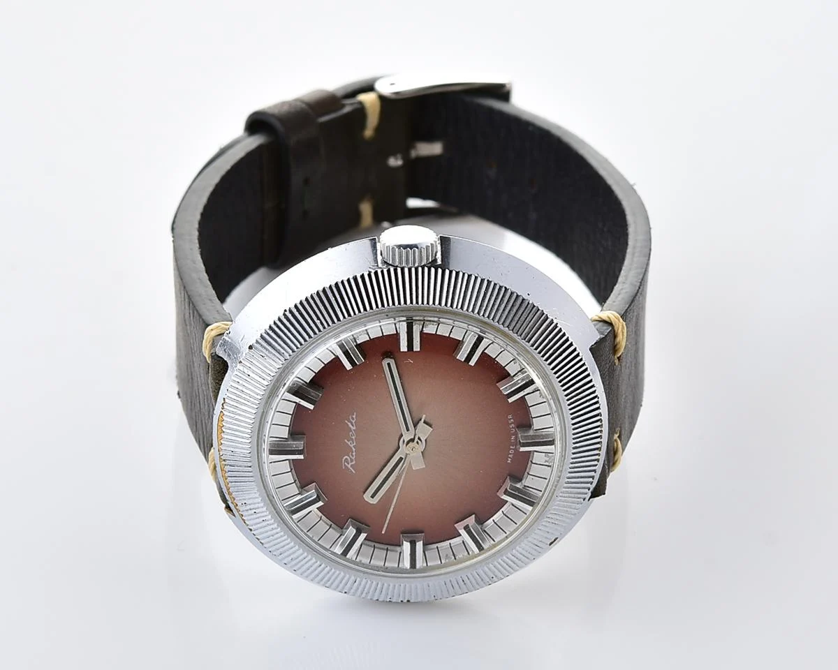 Vintage Soviet Raketa - Brown Gradient Dial with Fluted Bezel, Cal. 2609.HA - Image 5