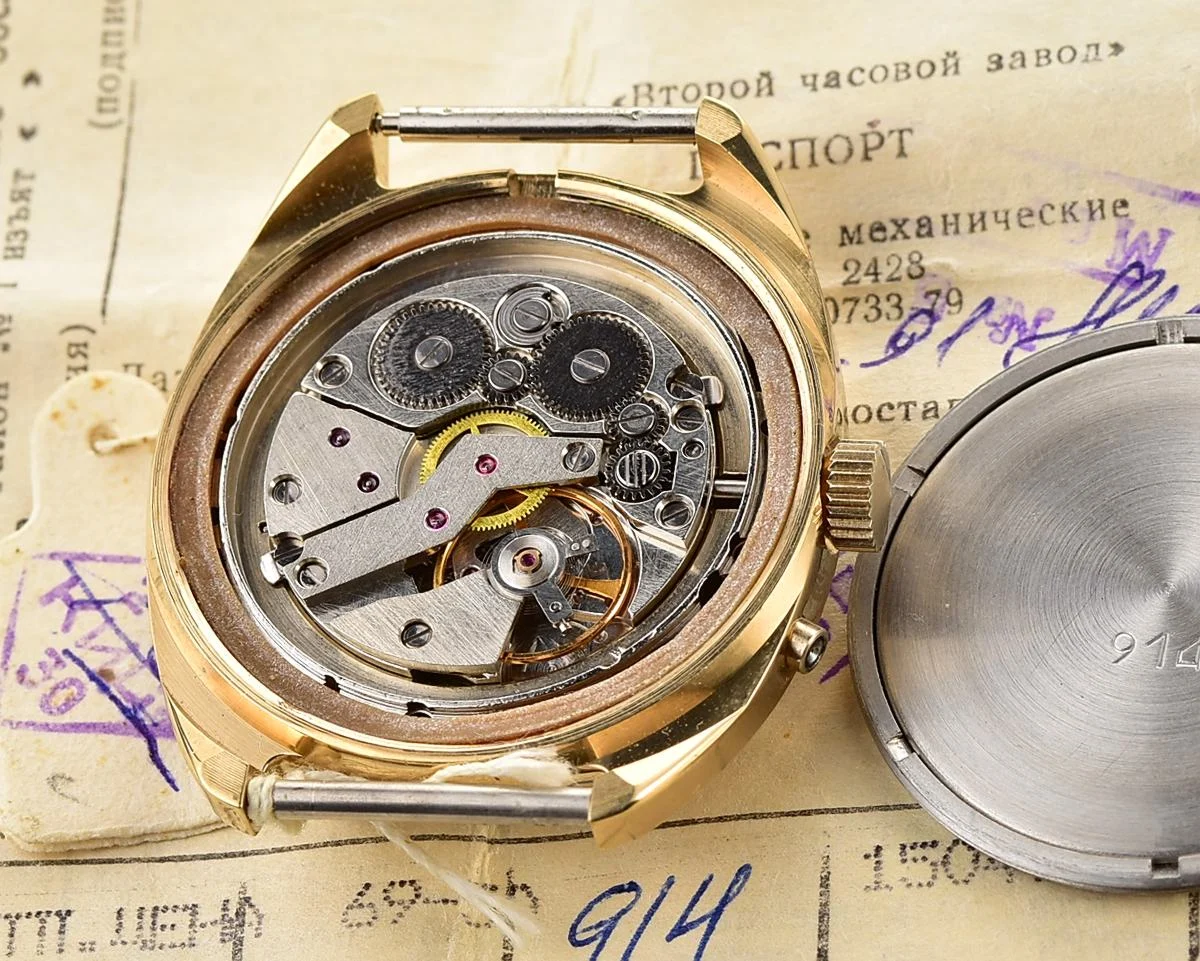 TIME CAPSULE: Large Soviet gold-plated mechanical watch Slava – New Old Stock (NOS)!