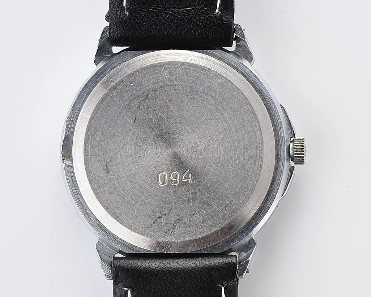 Slava with quartz movement - Soviet propaganda piece