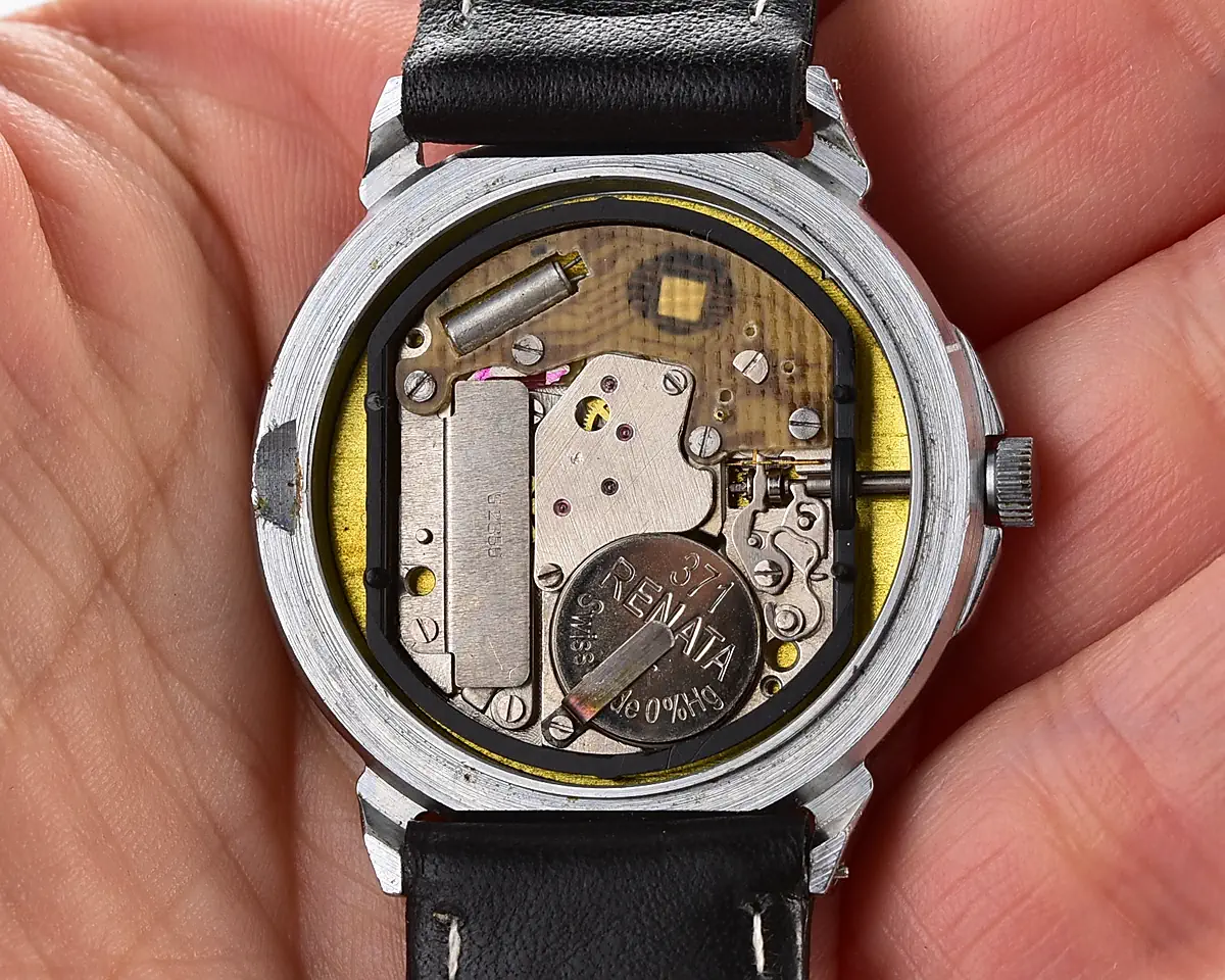 Slava with quartz movement - Soviet propaganda piece