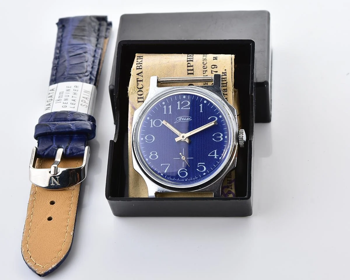 TIME CAPSULE: Soviet mechanical ZiM watch in box with documents!