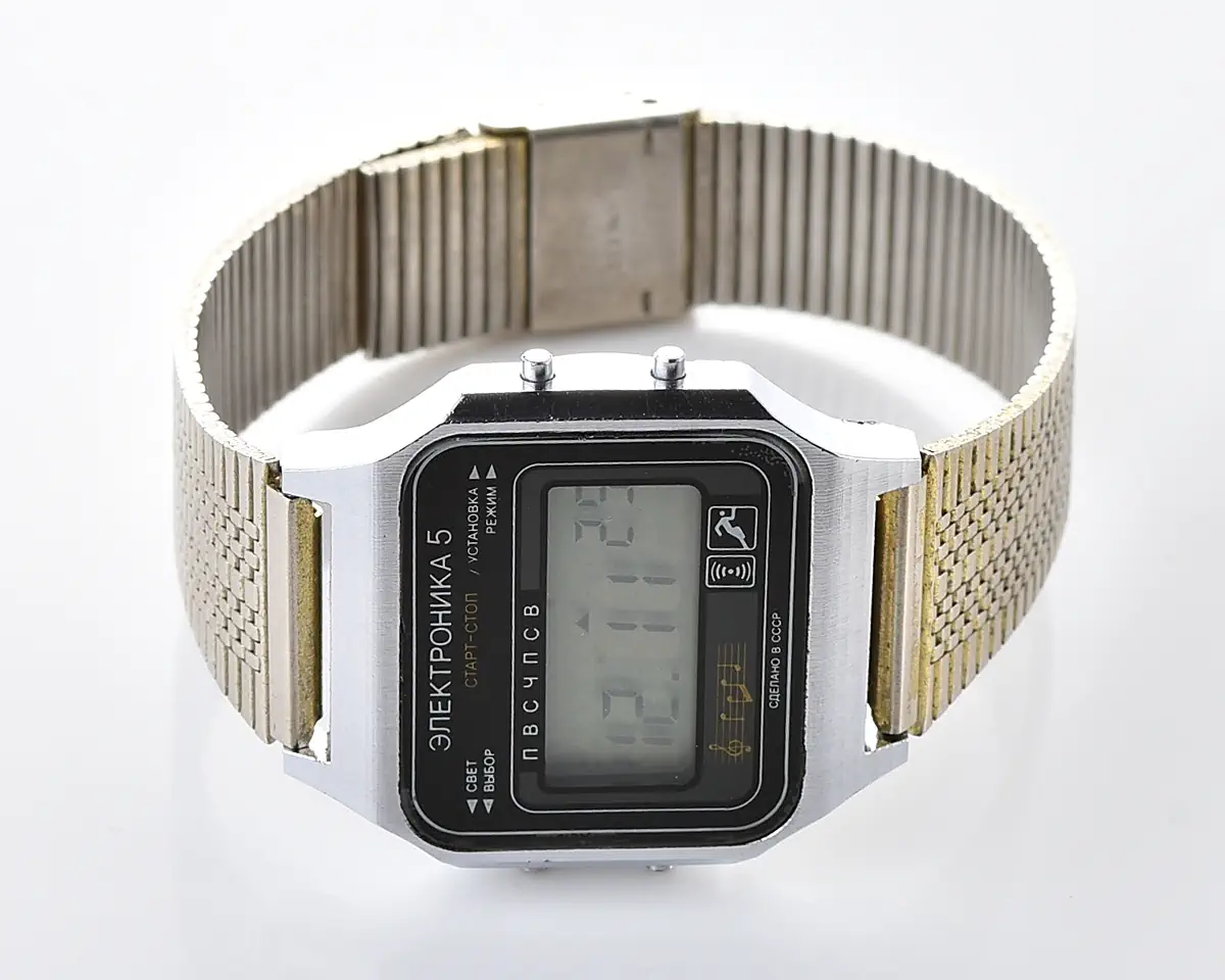 Digital vintage wristwatch Electronika-5 - with two melodies + intermittent signal