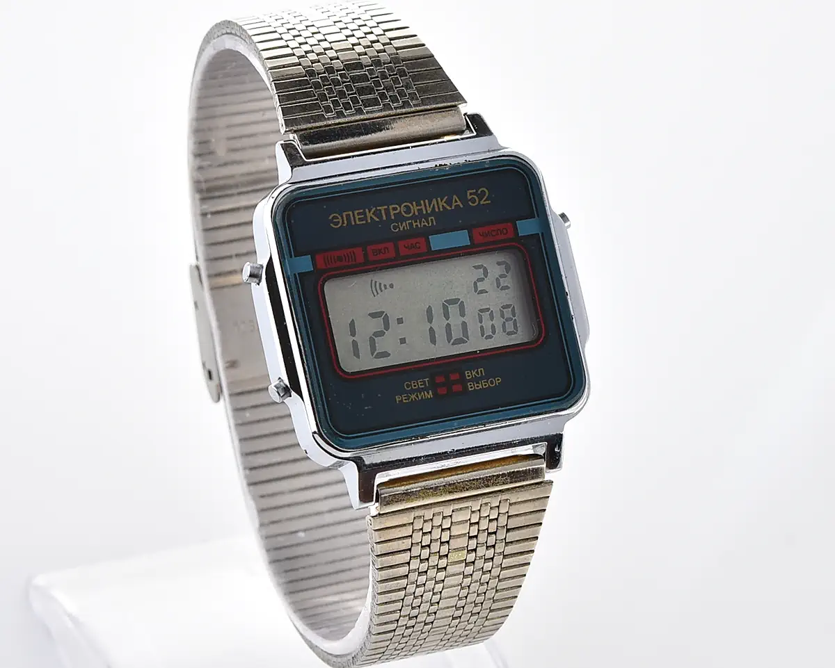 Digital vintage watch Electronika-52 Signal with vintage stainless steel bracelet
