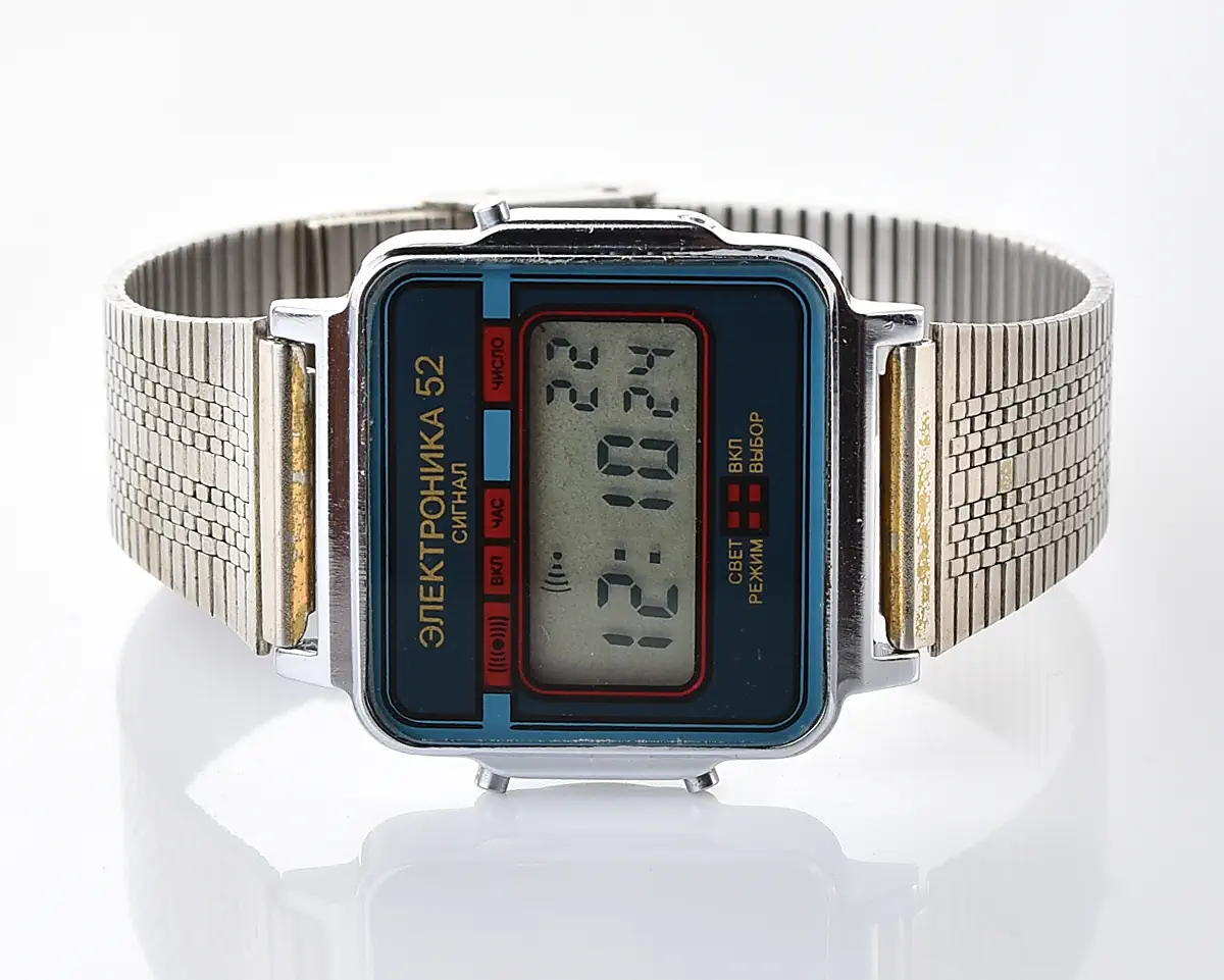Digital vintage watch Electronika-52 Signal with vintage stainless steel bracelet