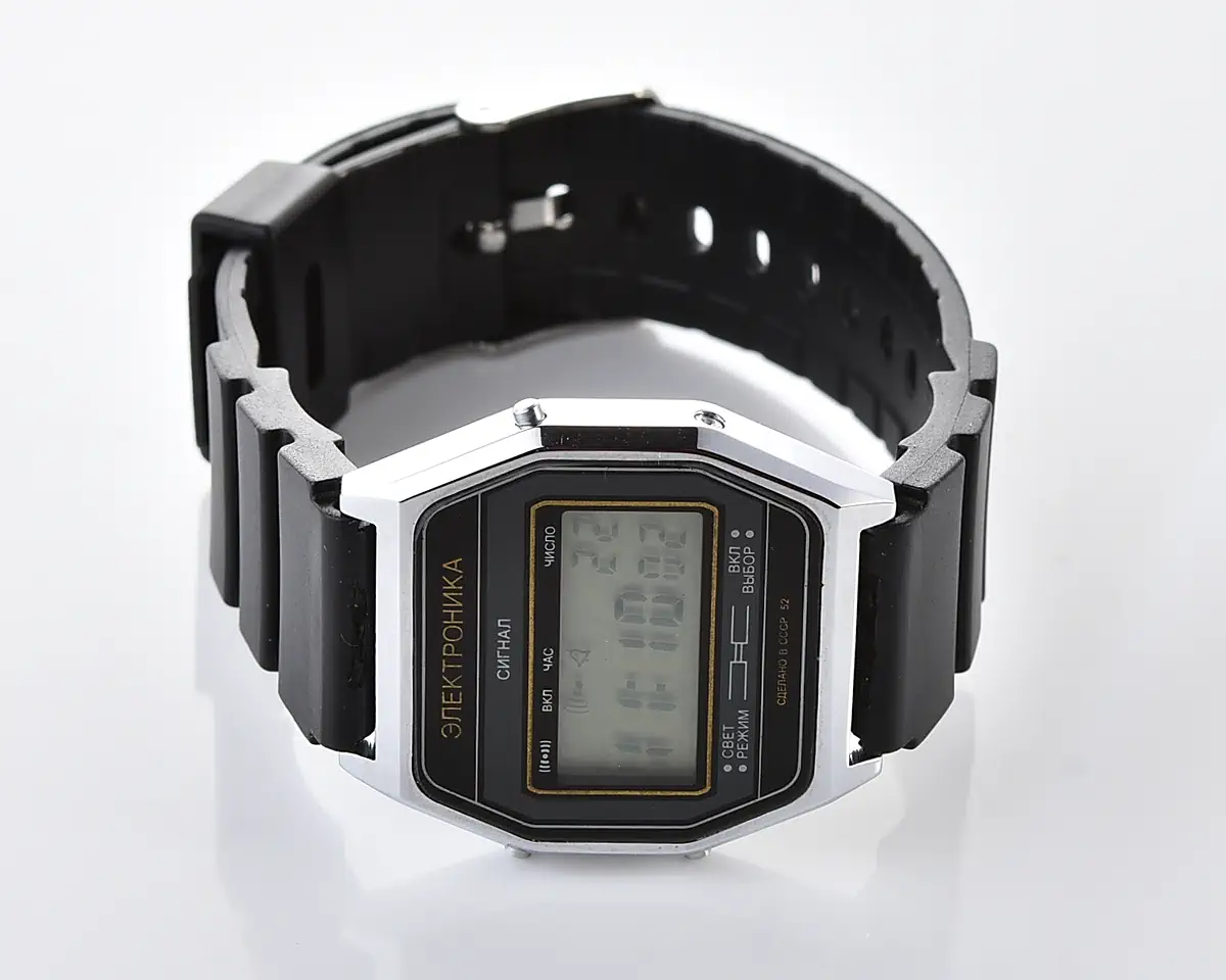 Digital vintage USSR wristwatch Elektronika-52 Signal