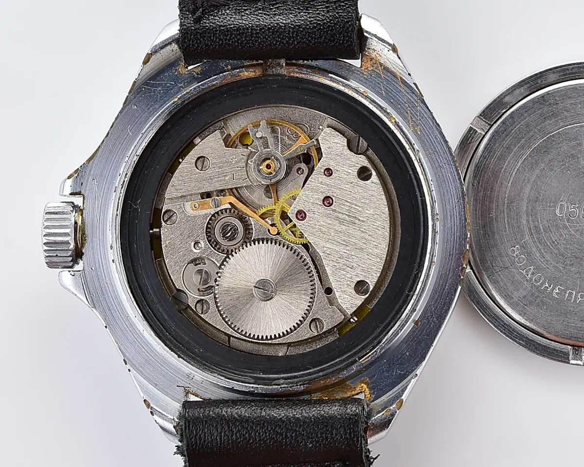 Soviet Vostok Komandirskie mechanical watch - Komandirskie Tank! - Image 11
