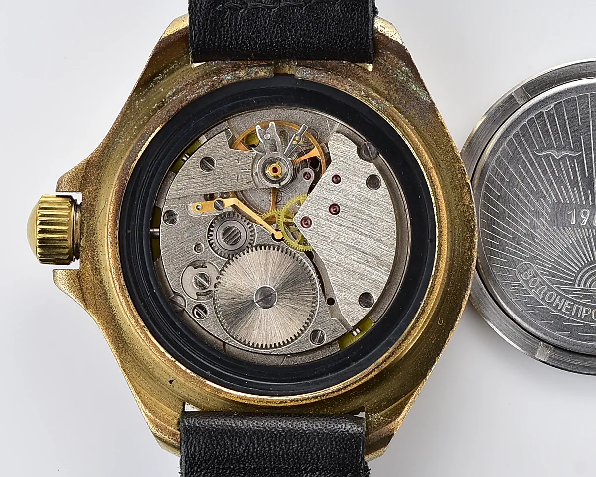 Soviet Vostok Komandirskie mechanical watch - Komandirskie Tank! - Image 11
