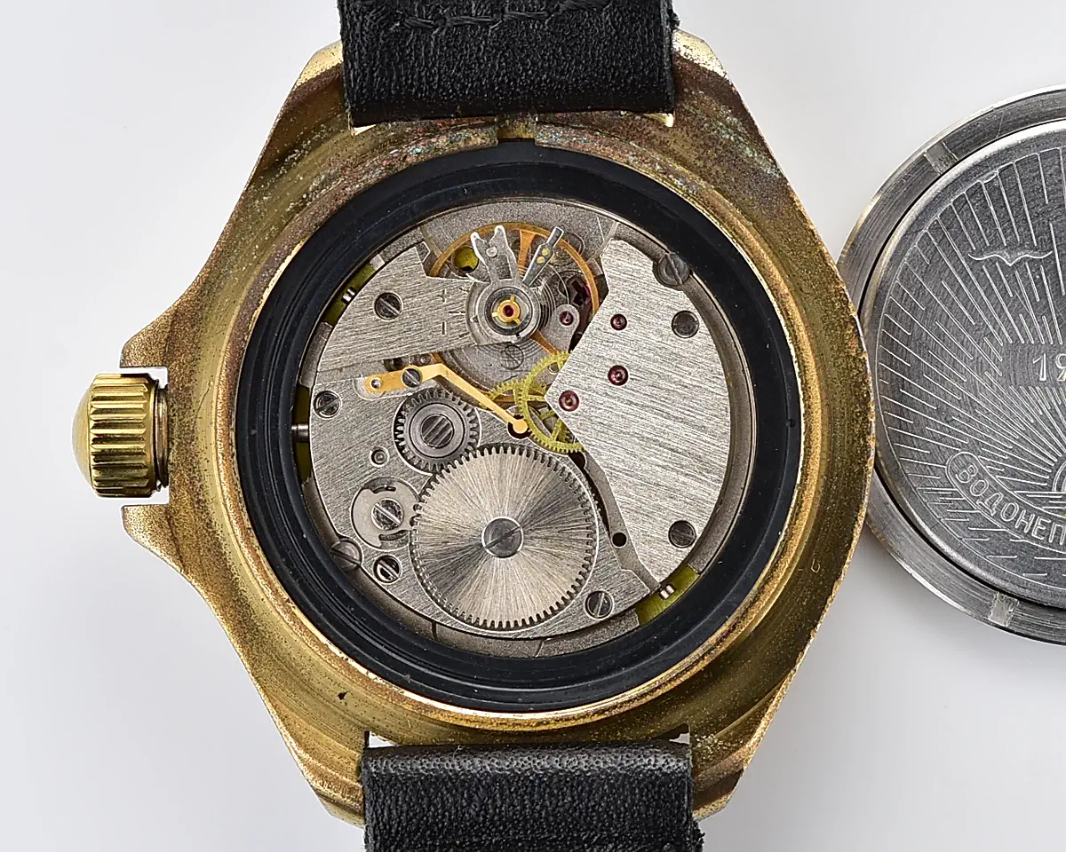 Soviet Vostok Komandirskie mechanical watch - Komandirskie Tank! - Image 12