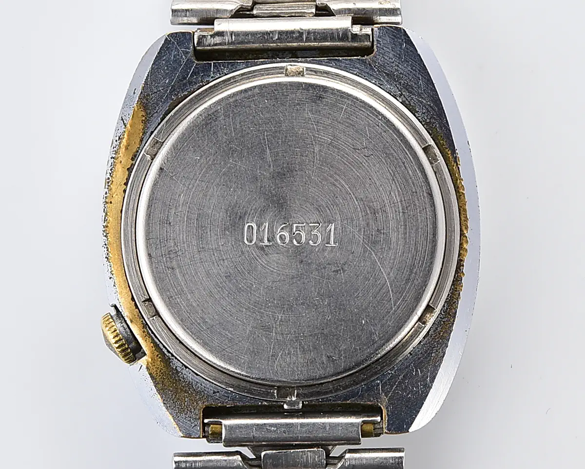 Large Soviet Poljot 3050 vintage wristwatch with quartz movement