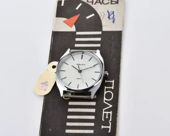 Soviet Poljot wristwatch with quartz movement – New Old Stock (NOS)!