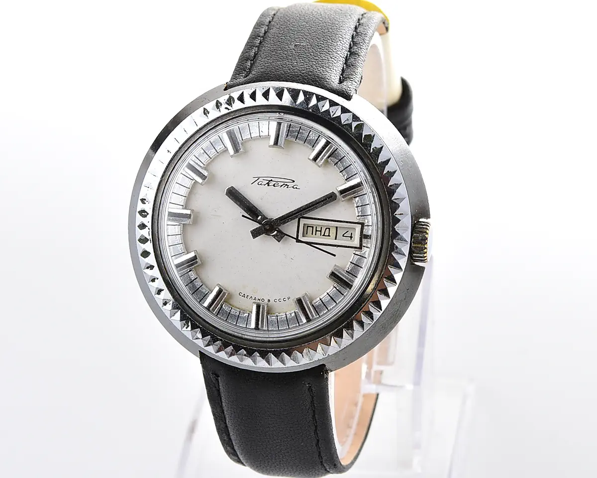 Vintage Soviet Raketa mechanical watch with day / date calendar, silver dial