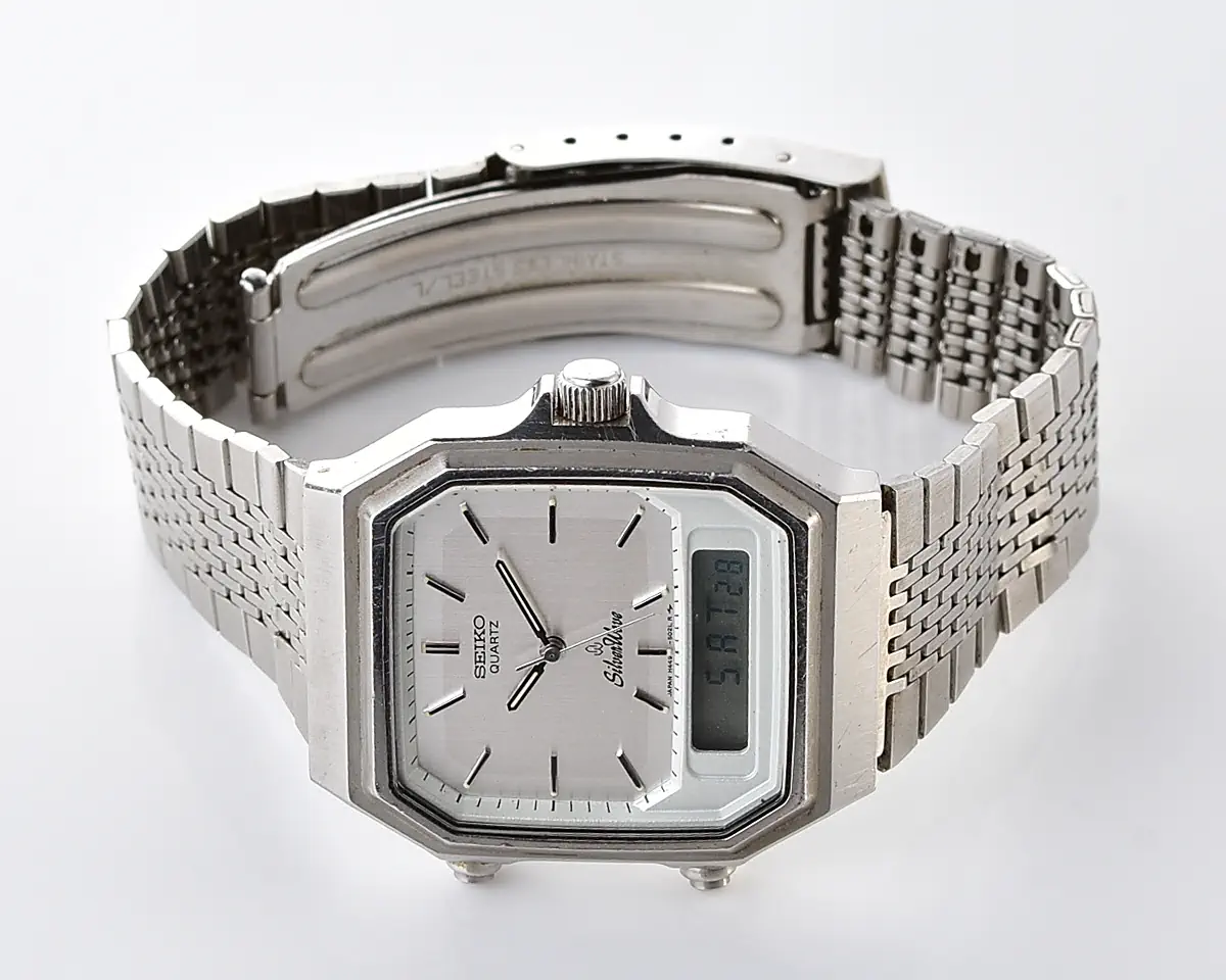 Vintage Seiko SilverWave – Silver Dial Ana-Digi Alarm Chronograph from November 1984