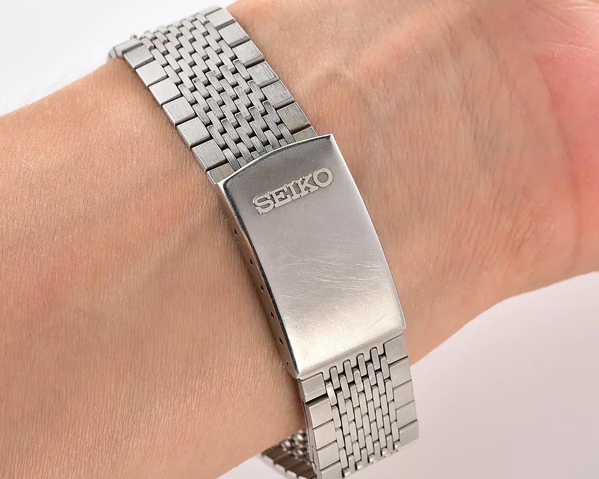 Vintage Seiko SilverWave – Silver Dial Ana-Digi Alarm Chronograph from November 1984
