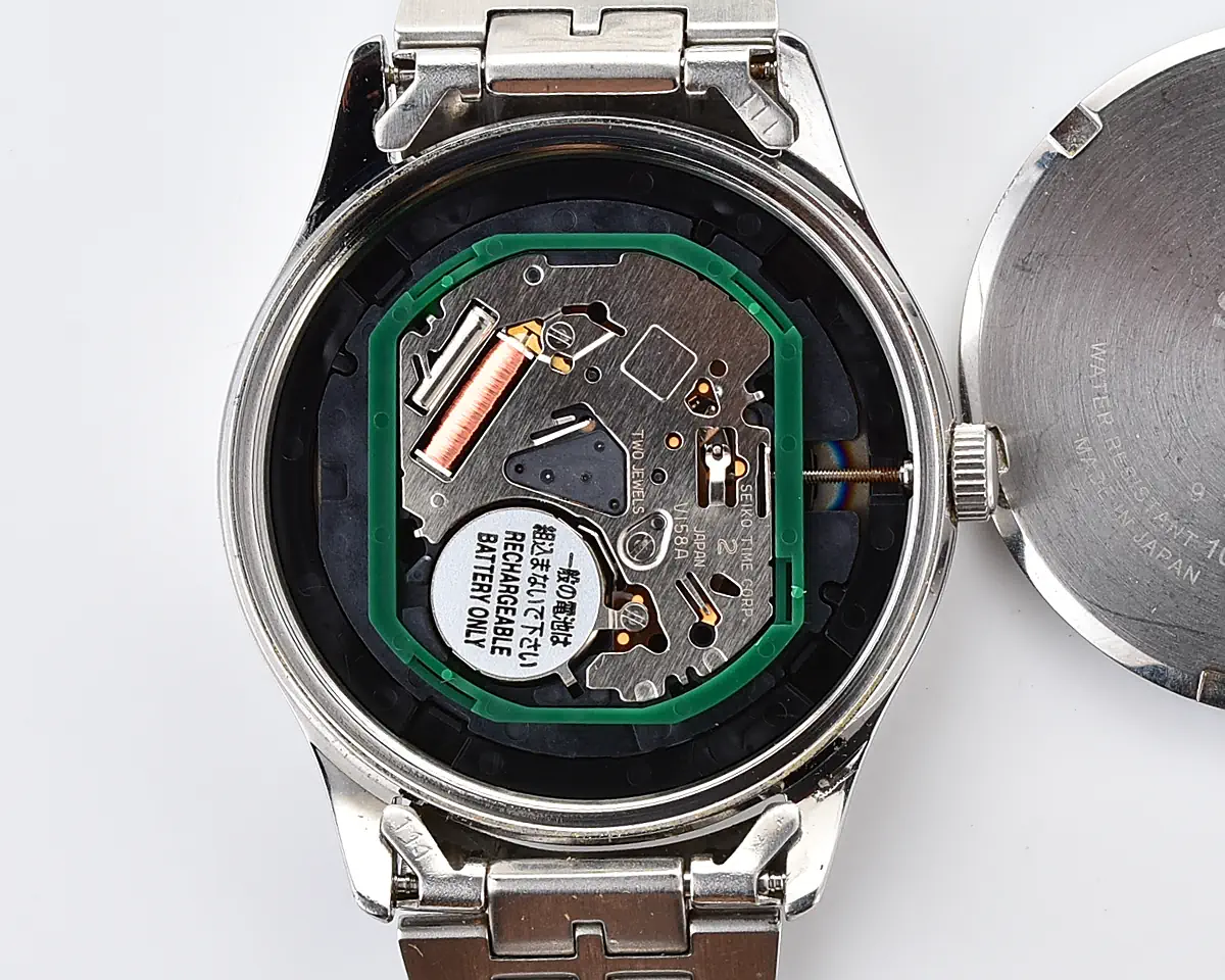 Seiko Solar Day-Date - Black Dial with Bilingual Kanji Day Wheel