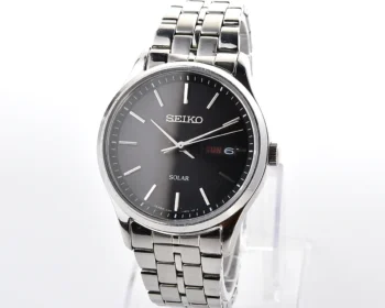 Seiko Solar Day-Date - Black Dial with Bilingual Kanji Day Wheel
