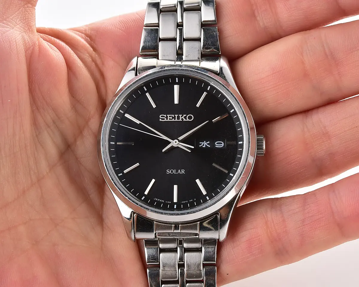 Seiko Solar Day-Date - Black Dial with Bilingual Kanji Day Wheel