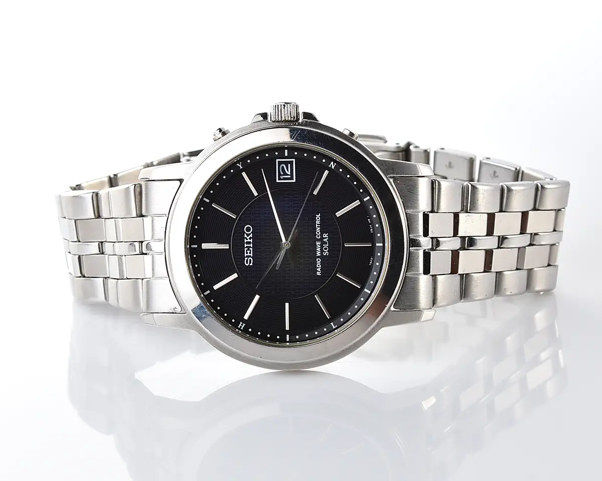 Seiko "Radio Wave Control" Solar – black textured dial from April 2012