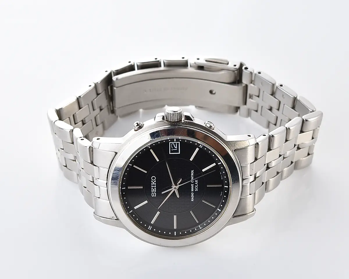Seiko "Radio Wave Control" Solar – black textured dial from April 2012