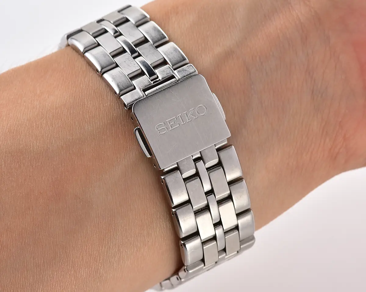 Seiko "Radio Wave Control" Solar – black textured dial from April 2012