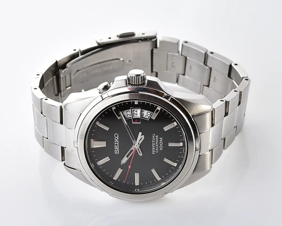 Vintage Seiko Perpetual Calendar 100M – Black Dial Quartz from November 2002