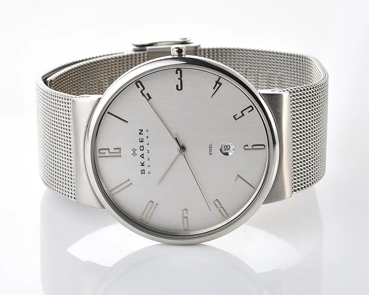 Vintage Skagen Steel Collection – XL 40 mm Silver Dial Mesh Quartz