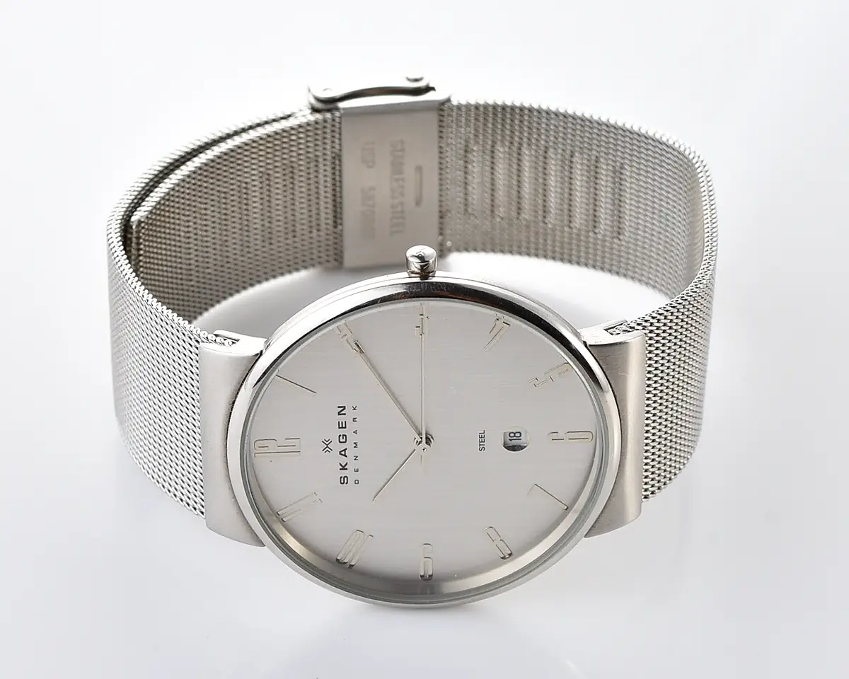 Vintage Skagen Steel Collection – XL 40 mm Silver Dial Mesh Quartz