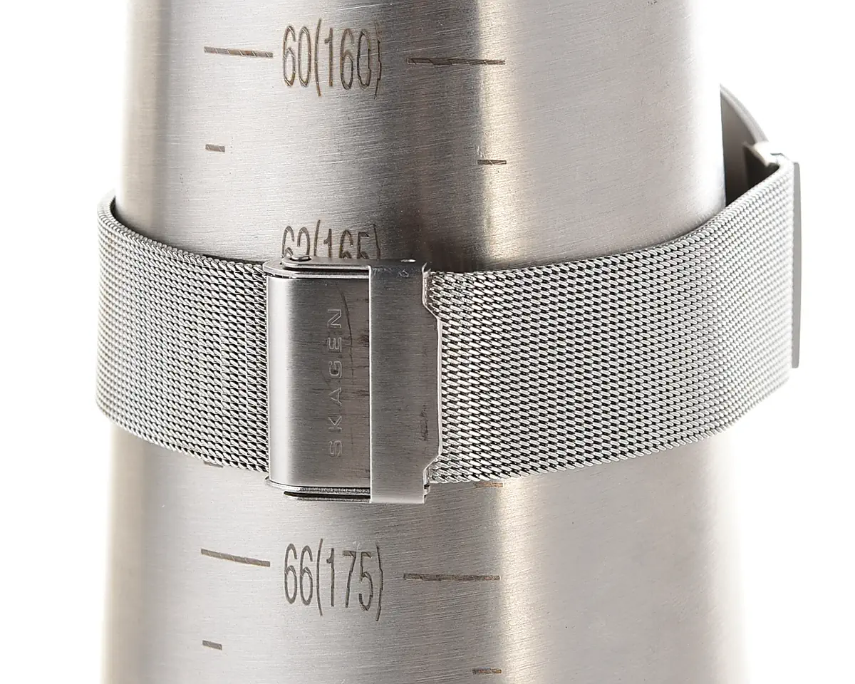 Vintage Skagen Steel Collection – XL 40 mm Silver Dial Mesh Quartz