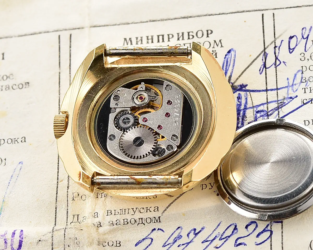 TIME CAPSULE: Soviet gold-plated Slava with mechanical movement – New Old Stock (NOS)! - Image 7
