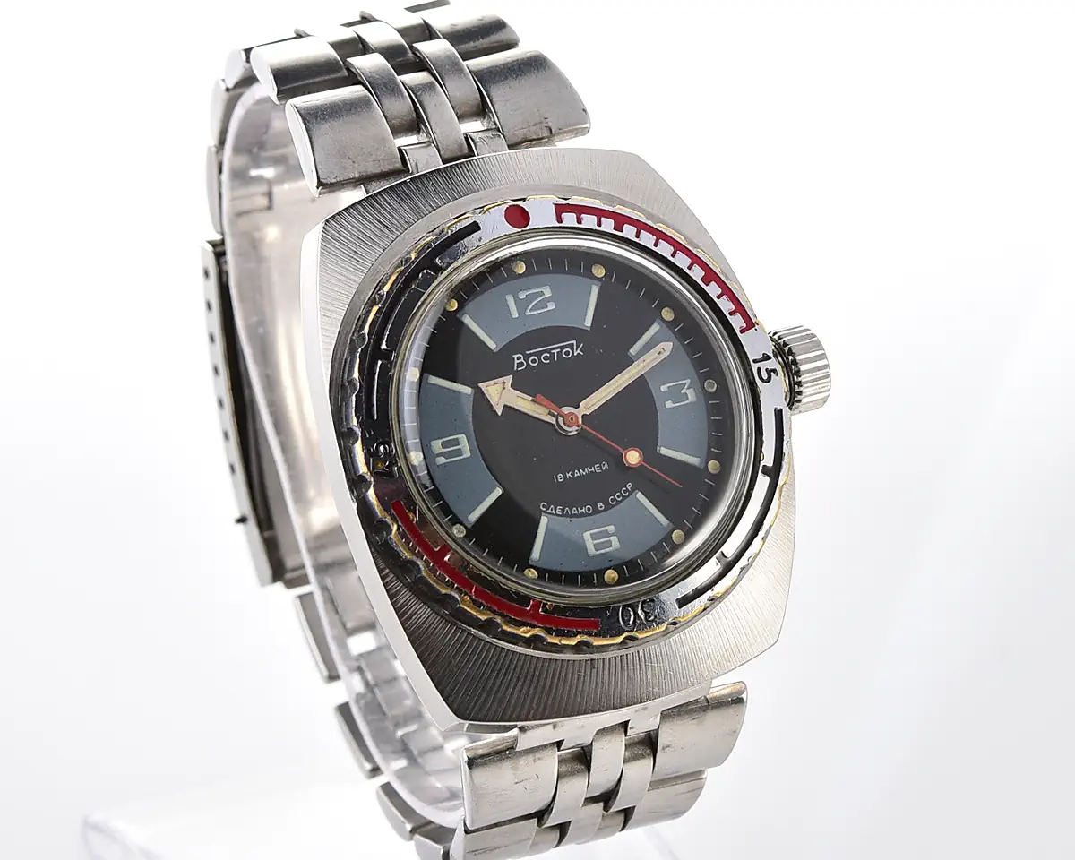 Soviet Vostok Amphibia watch, stainless steel tonneau case - Image 4