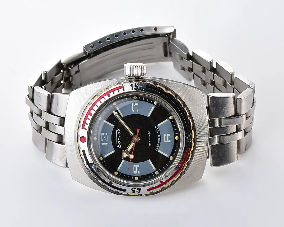 Soviet Vostok Amphibia watch, stainless steel tonneau case - Image 6