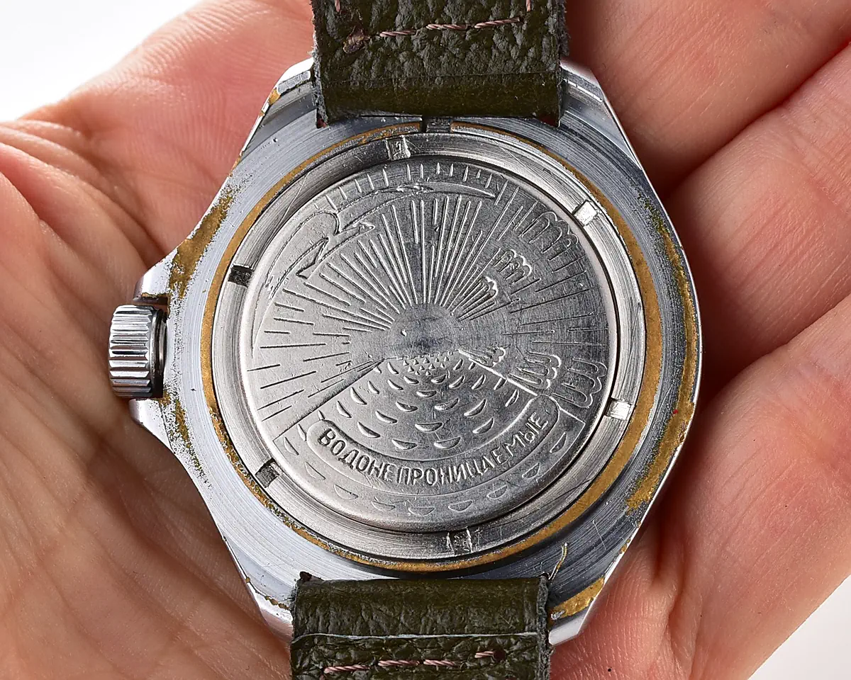 Vostok Komandirskie mechanical watch with date – green KGB dial - Image 12