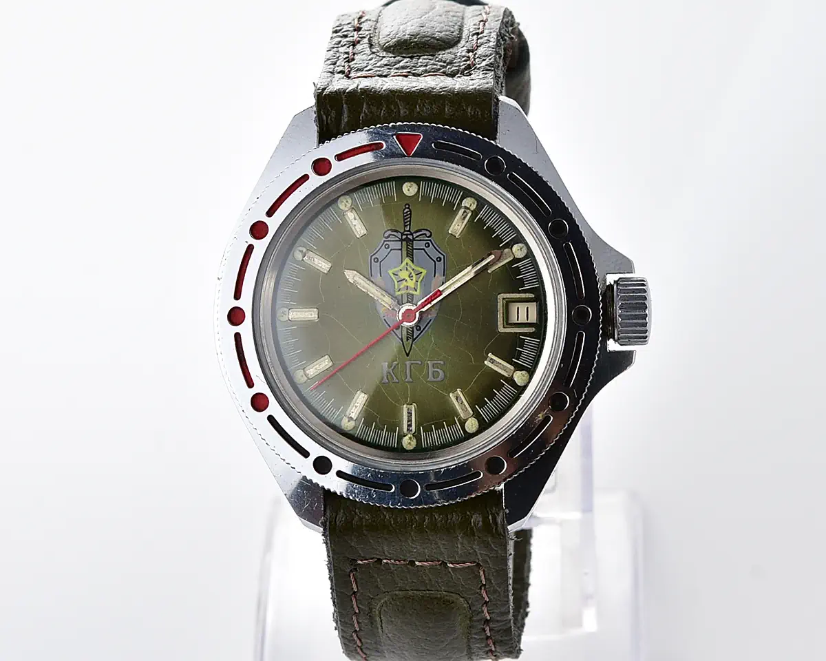 Vostok Komandirskie mechanical watch with date – green KGB dial - Image 2