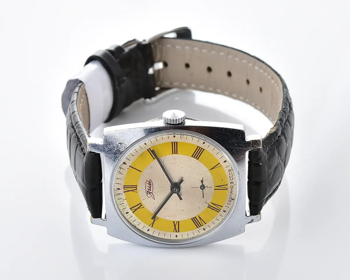 ZiM Vintage Soviet Mechanical Watch โ Cream Dial with Yellow Ring - Image 5