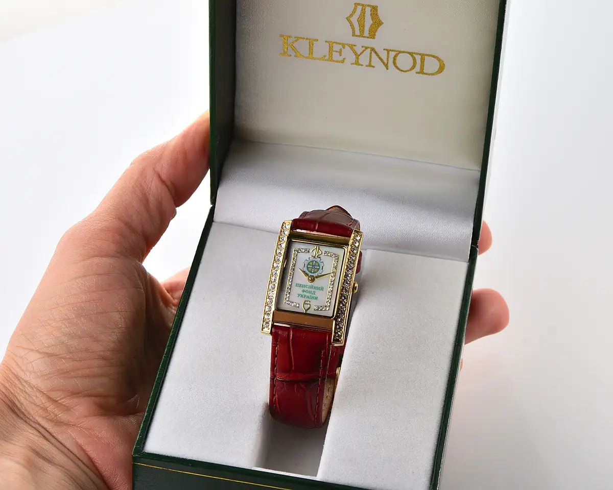 Ukrainian made 🇺🇦Kleynod watch for ladies – from the Pension Fund of Ukraine, complete with box & passport - Image 2